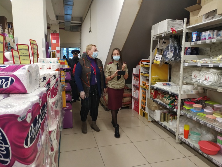 В "Пятерочке" на Коммунистической выявили нарушения антиковидного режима