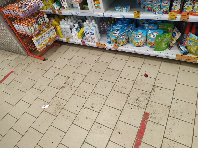 В "Пятерочке" на Коммунистической выявили нарушения антиковидного режима