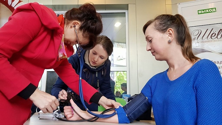 Тюменцы пришли на Цветной бульвар спасать жизни