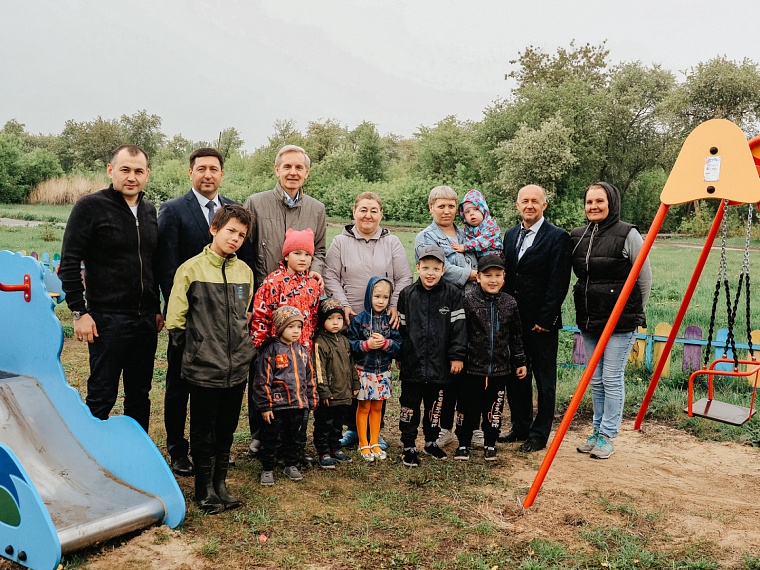 В Вагае появилась вторая детская площадка по мотивам известной сказки