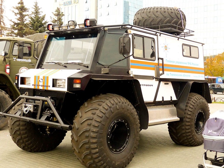 На выставке в технопарке горожане проверяют деньги и золото