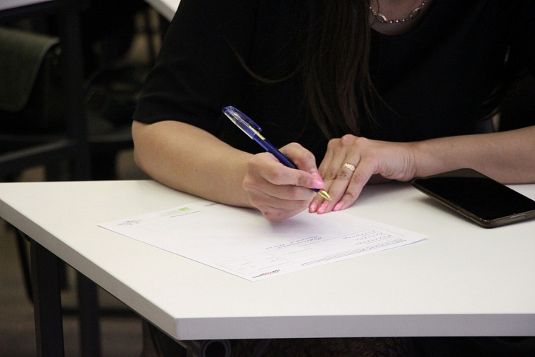 Потребность писать от руки: “Тотальный диктант” прошел в Тюмени офлайн