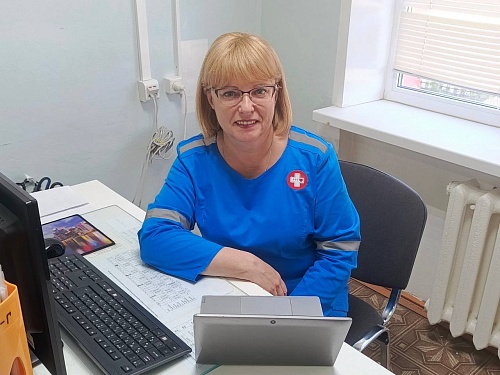 Фельдшер в Богандинском спасла пациента с сахарным диабетом, который внезапно потерял сознание