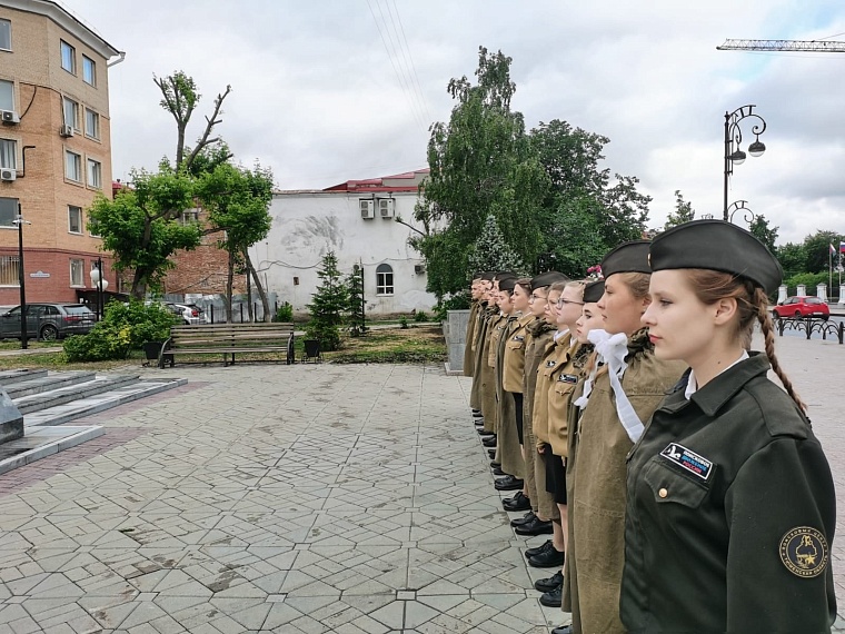 Тюменские поисковики несли почетную вахту у мемориала "Прощание"