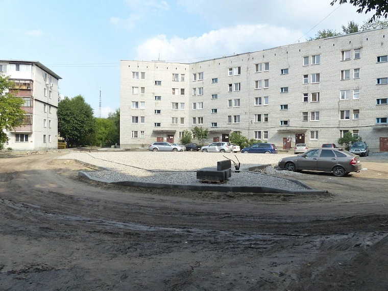 В Тюмени массово ремонтируют дворы