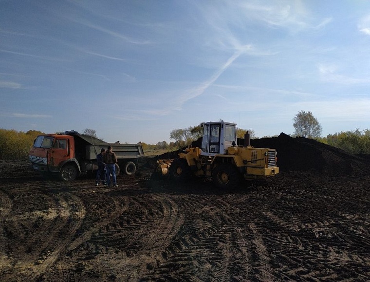 Проверка ОНФ: под видом мелиорации на Салаирском тракте добывают торф