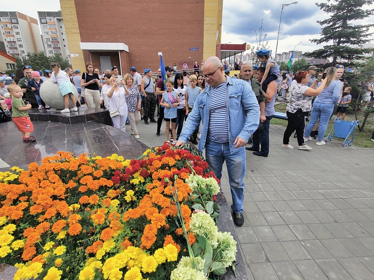 Никто, кроме нас. В Тюмени прошла торжественная программа в честь дня ВДВ