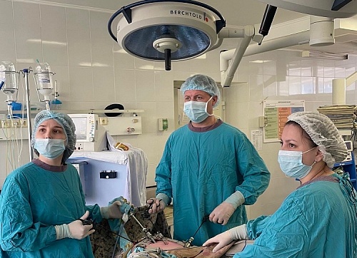 Тюменские врачи устранили врожденную патологию гениталий 12-летней девочке