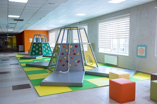 Александр Моор оценил готовность тюменской школы №30 к приему учащихся