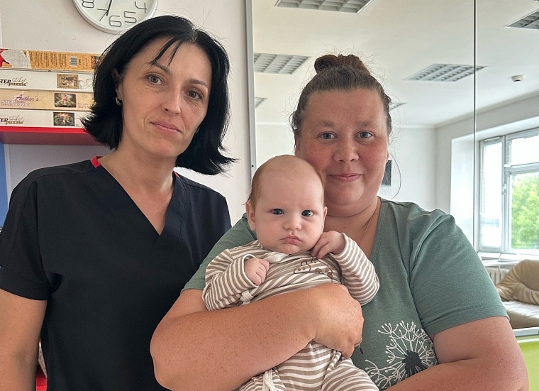 Тюменские врачи восстановили зрение трехмесячного малыша