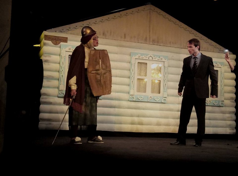 Премьера в «Ангажементе»: три полуграции шутят про Моора и отстаивают тюменскую идентичность