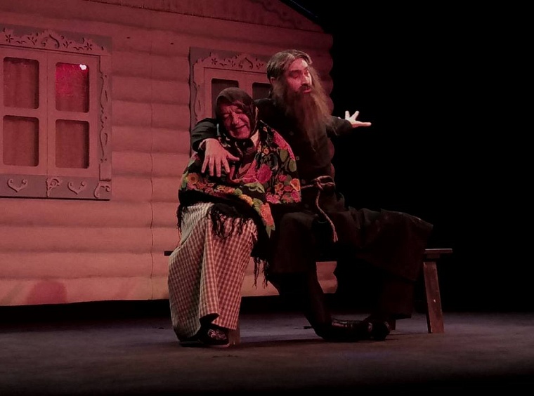 Премьера в «Ангажементе»: три полуграции шутят про Моора и отстаивают тюменскую идентичность