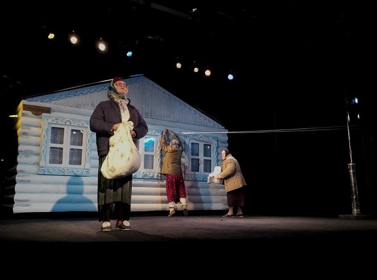 Премьера в «Ангажементе»: три полуграции шутят про Моора и отстаивают тюменскую идентичность