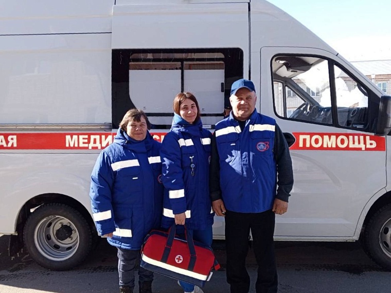 Малыш не стал ждать и появился на свет в машине скорой