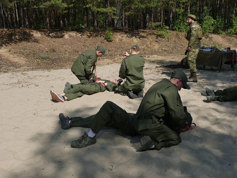 Упор на боевую: как проходят занятия в тюменском филиале военно-спортивной подготовки