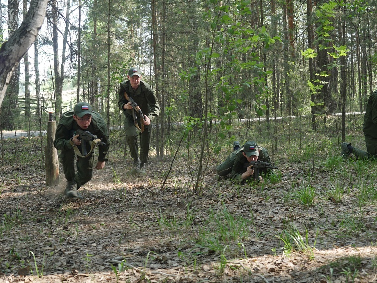 Упор на боевую: как проходят занятия в тюменском филиале военно-спортивной подготовки