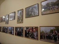 В Тюменской областной думе открылась выставка «Бессмертный полк»