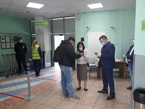 Без ПЦР-теста и QR-кода: в Салехарде выявили 185 нарушителей въезда в регион