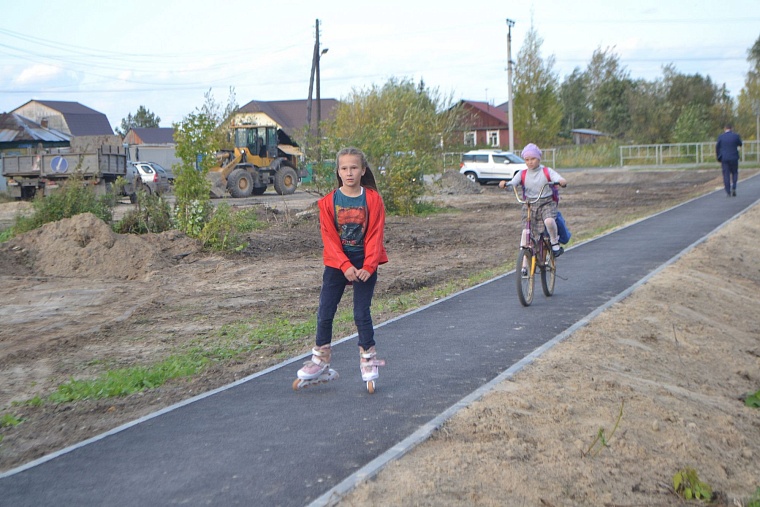 Жители тюменских Березняков прощаются с бездорожьем