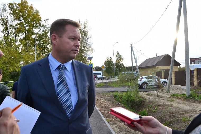 Жители тюменских Березняков прощаются с бездорожьем