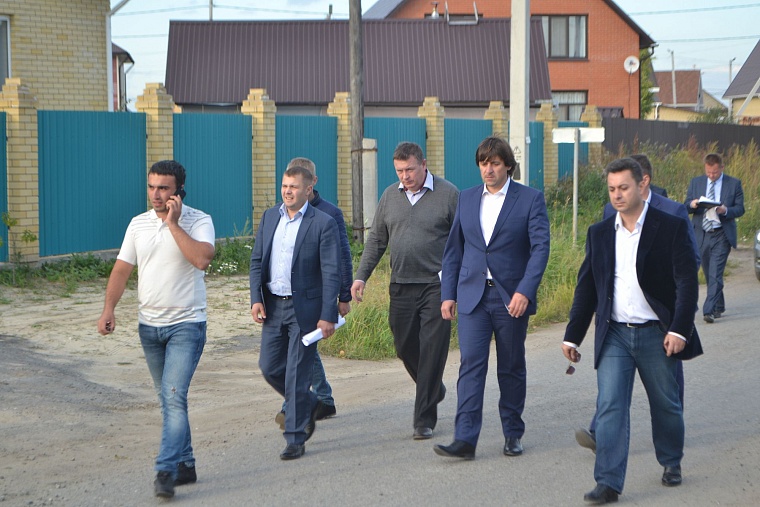 Жители тюменских Березняков прощаются с бездорожьем