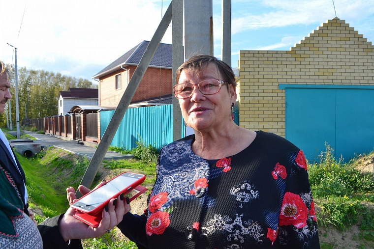 Жители тюменских Березняков прощаются с бездорожьем