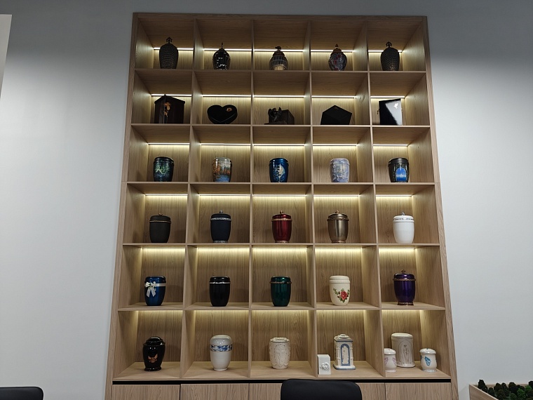 Два с половиной часа на тело. Как работает тюменский крематорий