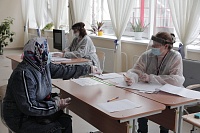 Тюменцы с утра спешат на участки по голосованию по поправкам в Конституцию