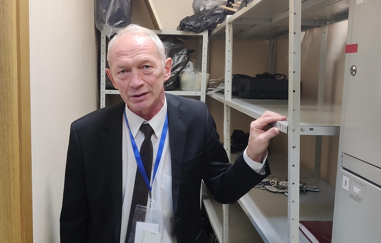 Юрий Козлов внимательно бдит за всем забытым имуществом