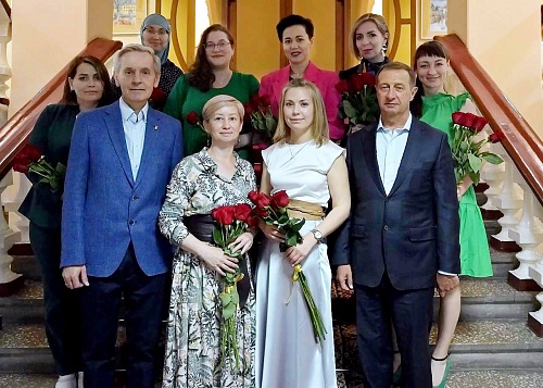 В Тюменской области успешные многодетные мамы делятся секретами построения крепкой семьи