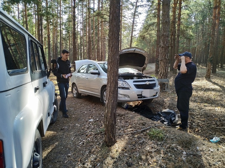 Тюменца оштрафовали за то, что он заехал в лес ремонтировать машину