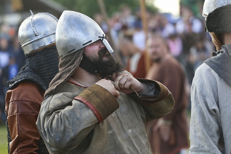 На «Абалакском поле» воссоздали древний погребальный обряд