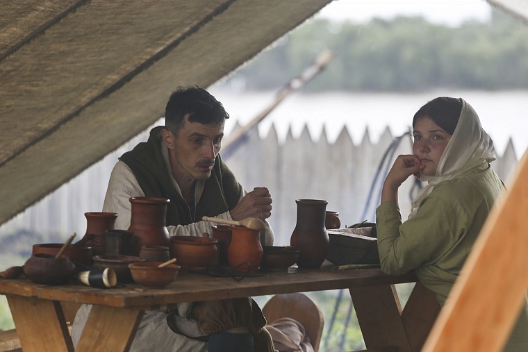 На «Абалакском поле» воссоздали древний погребальный обряд