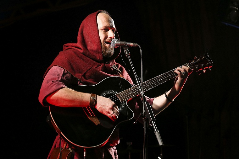 На «Абалакском поле» воссоздали древний погребальный обряд