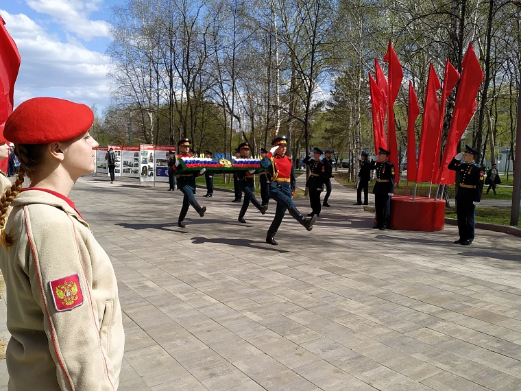 Тюменцы возложили цветы к мемориалам Великой Отечественной войны