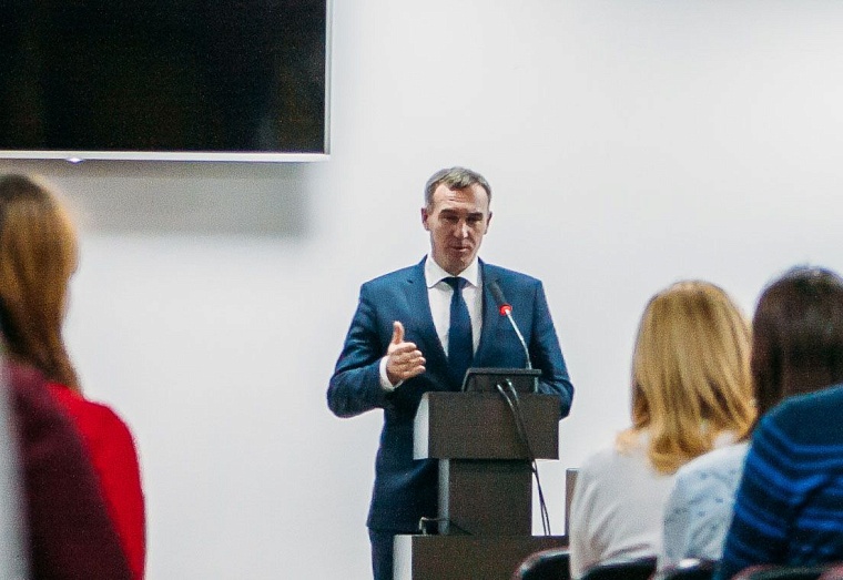 Глава Тюмени Руслан Кухарук улучшил свои позиции в медиарейтинге УФО за 2020 год