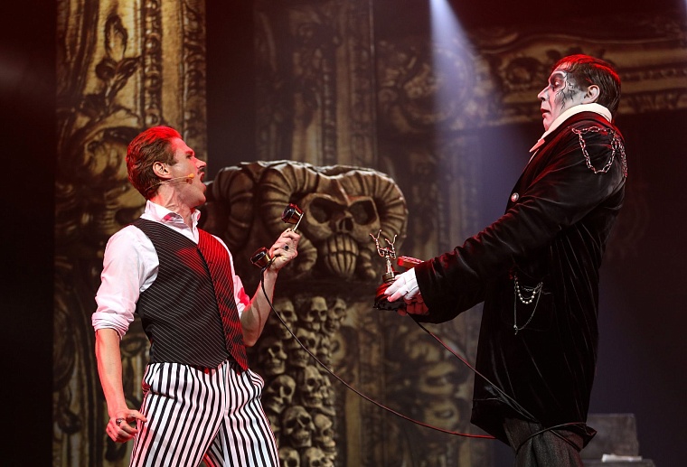 Премьера в тюменском драмтеатре: пять поводов посмотреть «Семейку Аддамс»