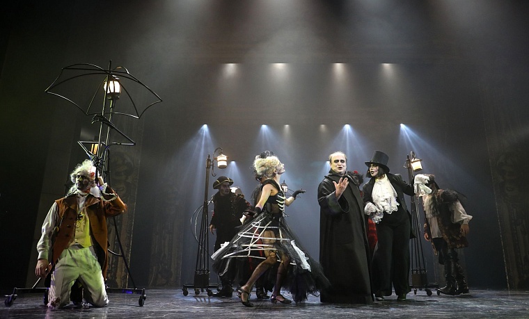 Премьера в тюменском драмтеатре: пять поводов посмотреть «Семейку Аддамс»