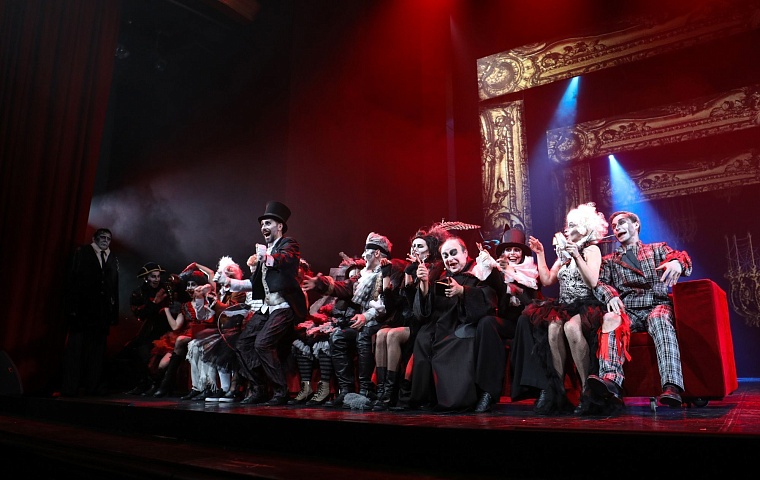 Премьера в тюменском драмтеатре: пять поводов посмотреть «Семейку Аддамс»