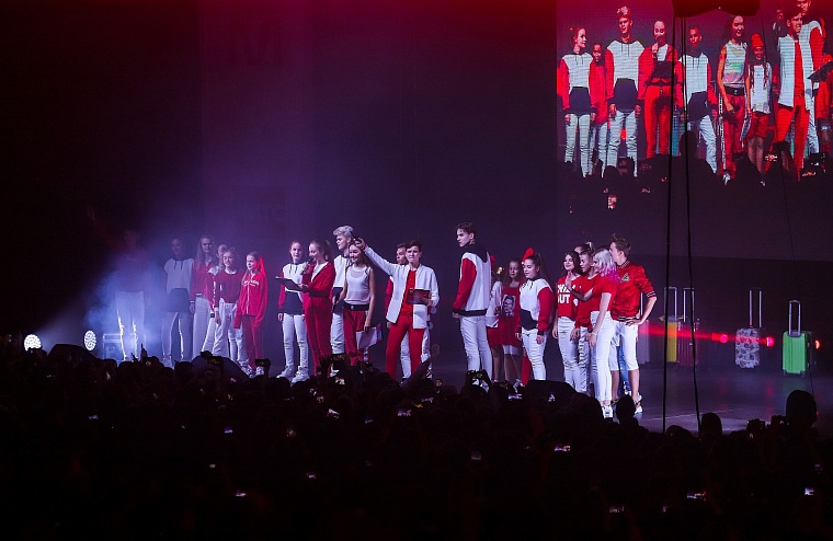 Талантливые юные тюменцы “зажгли” на одной сцене с певцами и блогерами