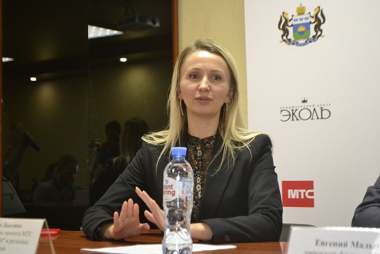 Талантливые юные тюменцы “зажгли” на одной сцене с певцами и блогерами