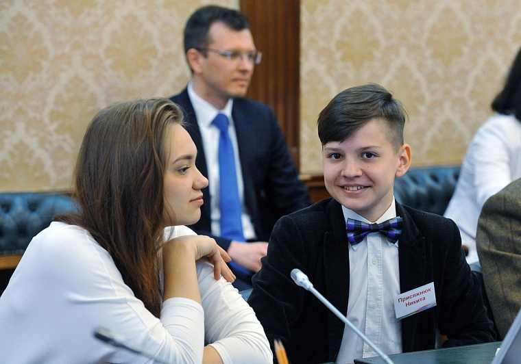 Владимир Якушев встретился с талантливой молодежью