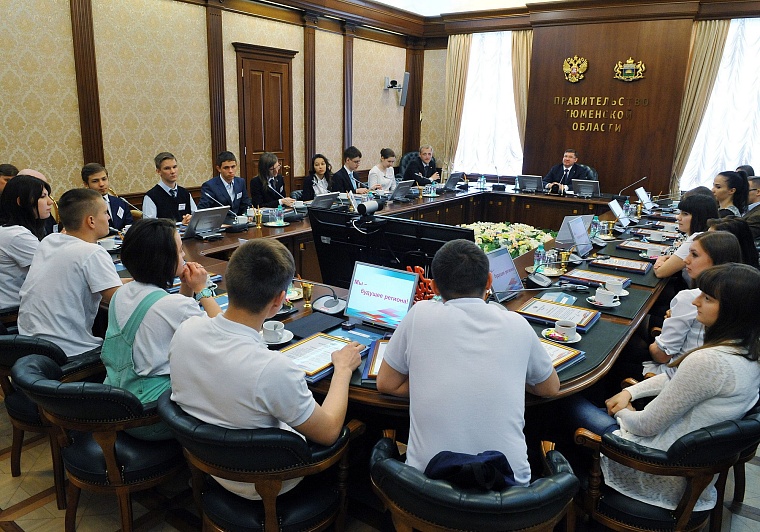 Владимир Якушев встретился с талантливой молодежью