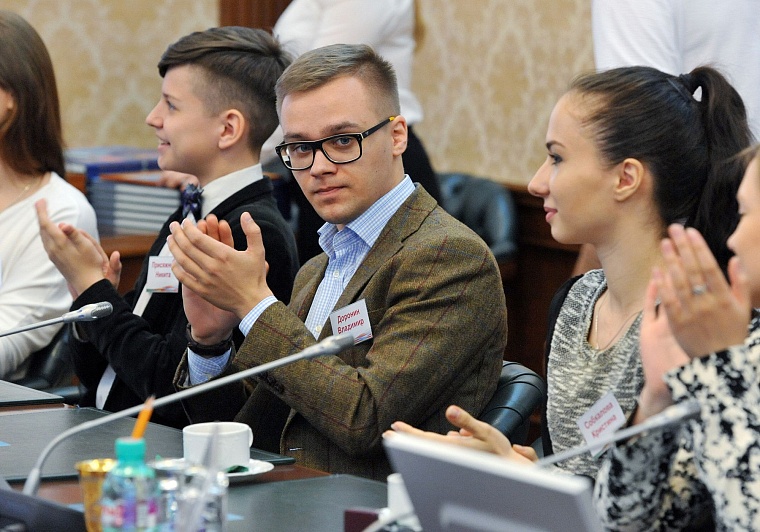 Владимир Якушев встретился с талантливой молодежью