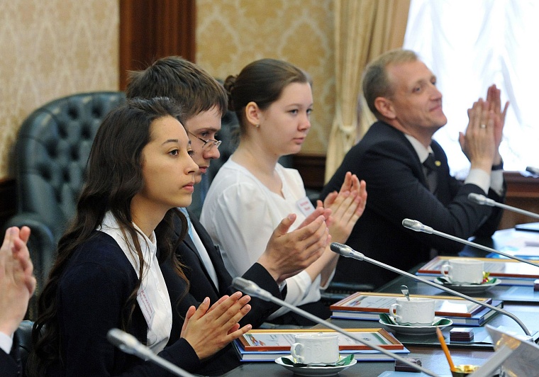 Владимир Якушев встретился с талантливой молодежью