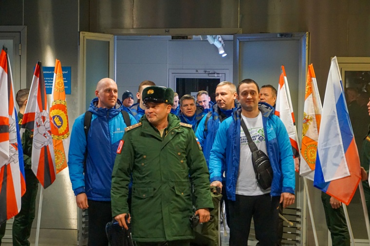 В Тюмени встретили ветеранов СВО, которые вернулись с межрегиональных соревнований