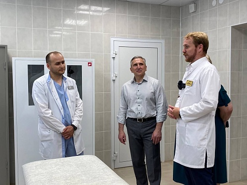 Александр Моор побывал на отремонтированных объектах ОБ №14 в селе Казанском