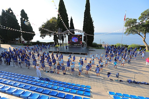 Тюменские школьники могут поехать в знаменитый «Артек» по бесплатной путевке
