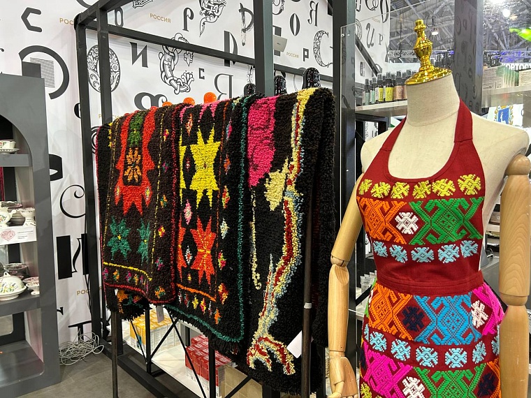 На ВДНХ можно приобрести сувениры из Тюменской области