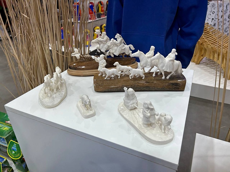 На ВДНХ можно приобрести сувениры из Тюменской области